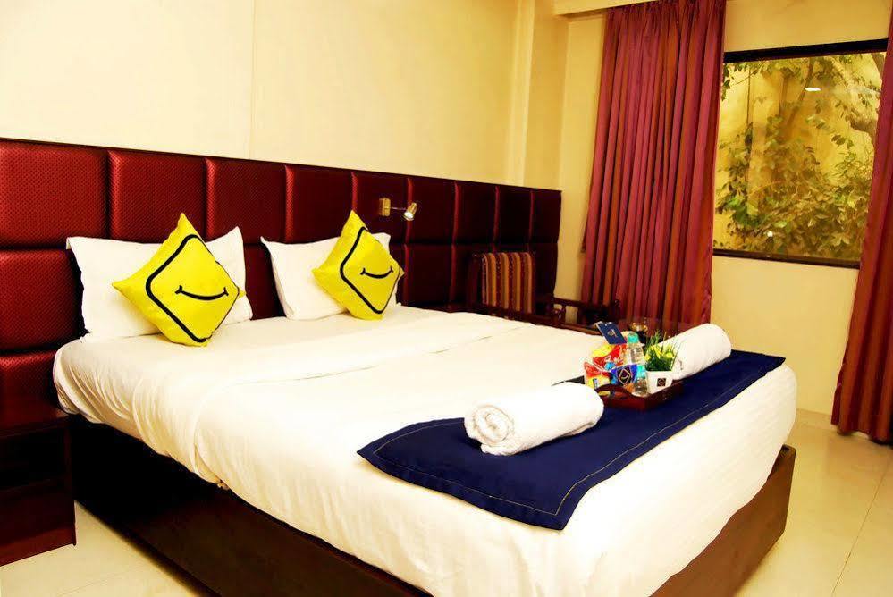 Vista Rooms Near Mumbai Intl. Airport Hotel